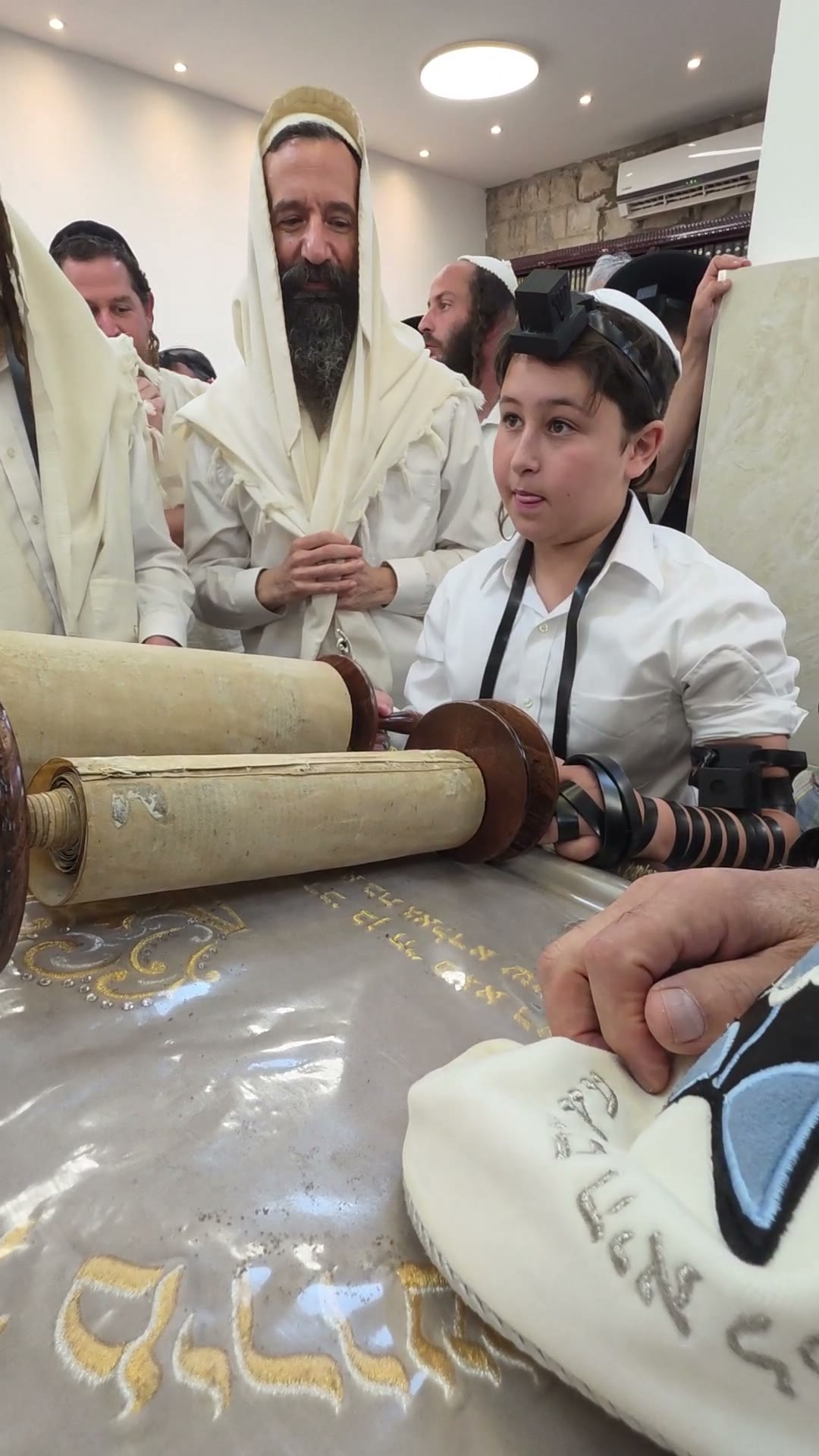 Moshe Noam's Aliyah to the Torah